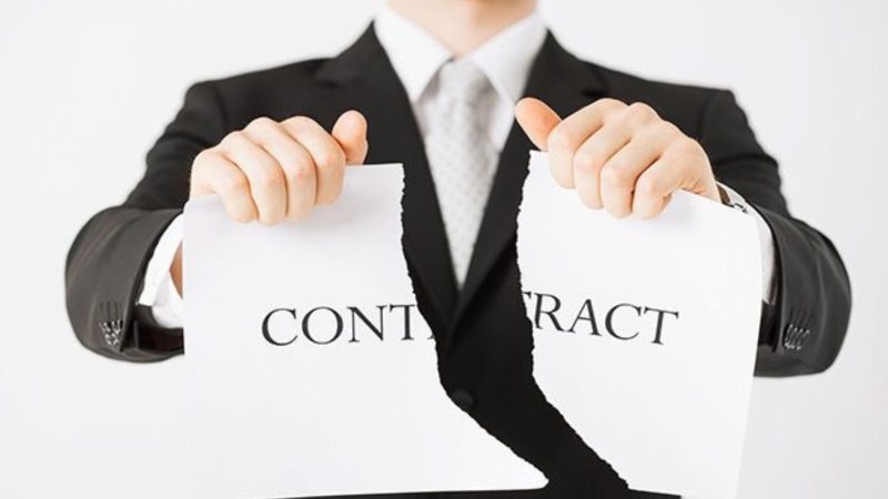 Nghỉ việc không báo trước có bị phạt không?